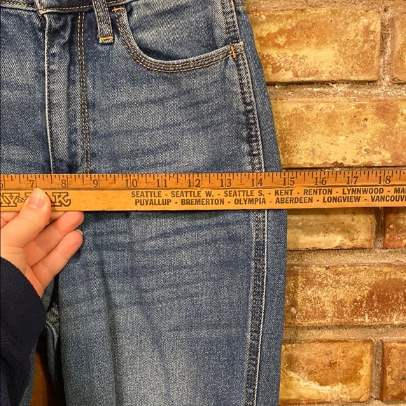 Hollister High Rise Blue Distressed Jeans - Picture 7 of 10